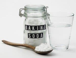 baking-soda-and-glass-of-water